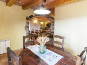 Отель Comfy Cottage in Maians with Swimming Pool  Кастельфольит-Дель-Бош